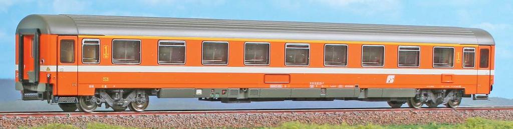 Italian Railways 1 st class car Type Eurofima, inclined logo. 1.Klasse Wagen Typ Eurofima der FS, geneigte logo. 50642 Carrozza di 2 a classe delle FS Tipo Eurofima, logo inclinato.