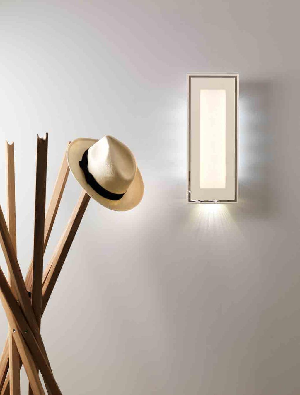 FUKIMA Lampada a LED da parete a diffusione. Corpo in alluminio personalizzabile con inox in diverse finiture superficiali o verniciato secondo palette RAL.