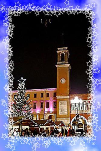 TUTTE LE INIZIATIVE STRENNE IN PIAZZA - NATALE 2017 vin Piazza Vittorio Emanuele II allestimento del Mercatino di Natale e del grande albero illuminato.