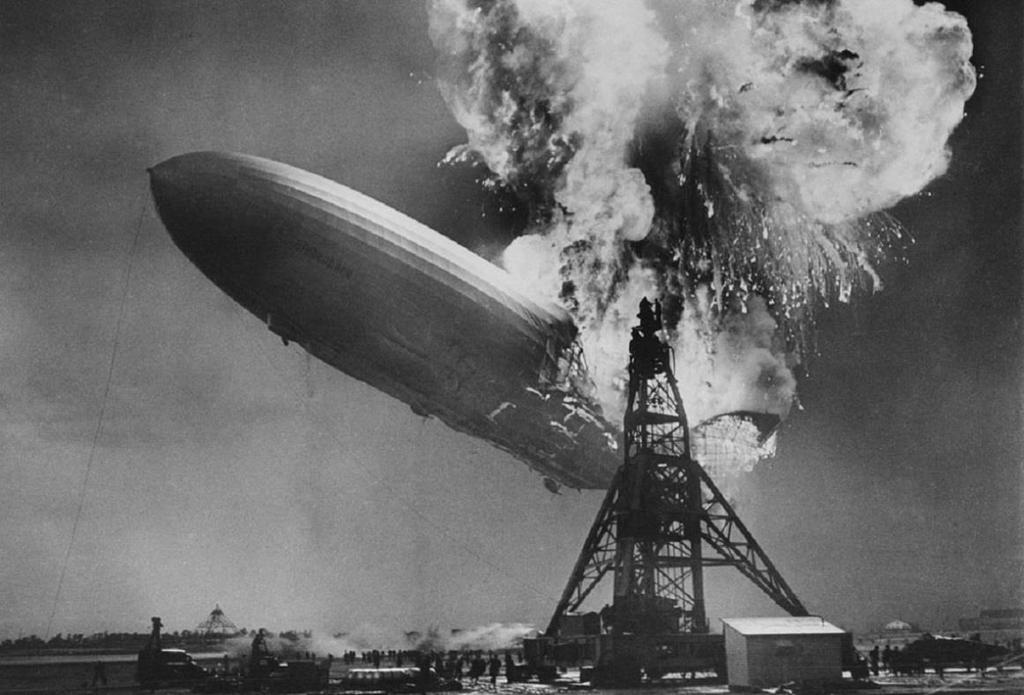 Un incidente elettrico In fase di atterraggio il 6 Maggio 1937 (New Jersey) lo zeppelin Hindenburg si incendiò.