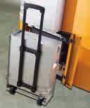 svuotamento della cenere Il trasporto automatico della cenere avviene in un contenitore per la cenere 2, in versione comfort mobile e dotato di manico estraibile.