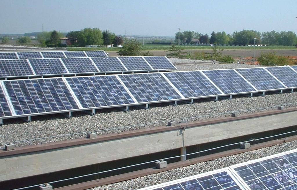 solare energia dal SOLE pulita E rinnovabile Serve a produrre acqua calda per la cucina, il bagno e il riscaldamento domestico, integrando i sistemi tradizionali.