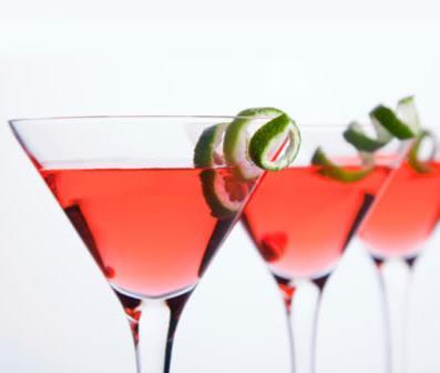 Limoncino Cosmopolitan 40 ml Limoncino Bottega 50 ml Alexander Vodka 10 ml succo di mirtillo Miscelare Alexander Vodka,