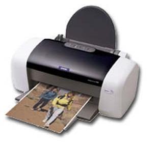 Stampanti Sono due i tipi di stampanti che vengono utilizzati maggiormente, le stampanti a getto d inchiostro (inkjet) e quelle laser (laserjet) Le