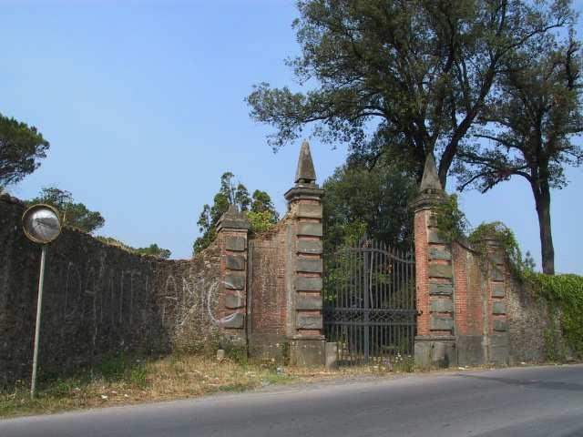 villa e l edificio rurale retrostante, ben