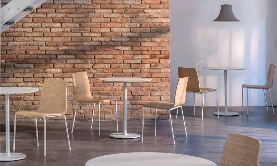 tessuto, finta pelle o cuoio. Inga is a collection of chairs featured by soft and essential shapes.