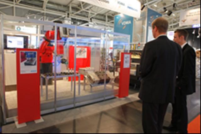 3 collaborazione con VDMA Fachverband Productronic, il laboratorio di macchine utensili (WZL) dell istituto tecnico RWTH di Aquisgrana e alcune aziende leader nella costruzione di macchine per