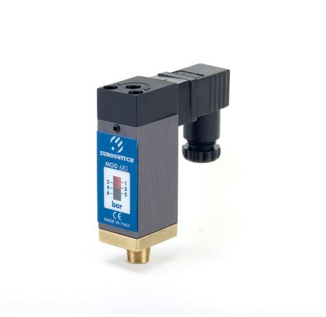 682 Pressostato con scala di taratura visiva Pressure switch with setting visual scale Evitare l uso in presenza di campi magnetici. Non usare in ambienti con acqua. e spruzzi d olio.