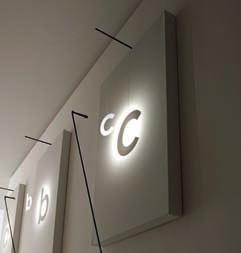 close-up acc00500 200 max letter in A.430 polished with clear nylon wire to hang over + magnetic support length 200cm - rif.