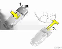 Avviso Non collocare la chiave elettronica nel vano di carico o davanti all'info-display.