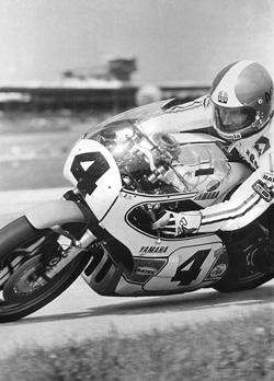 Giacomo Agostini Può essere definito il più grande pilota di moto italiano.