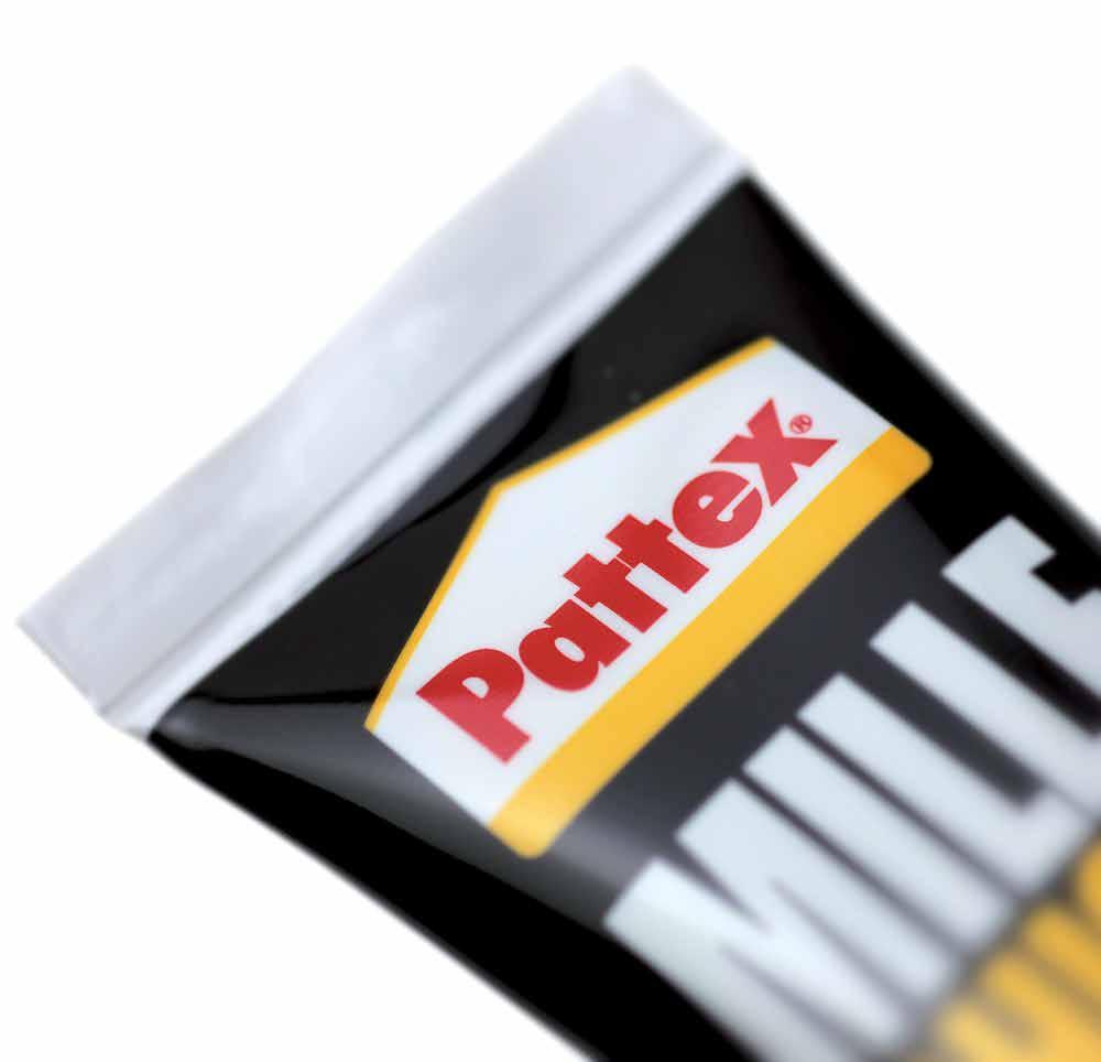 PATTEX ADESIVI PER IL FAI DA TE E PROFESSIONALI Pattex, marchio nato nel 1956 e presente sul mercato italiano dai primi anni 80, è il marchio multi-soluzione in grado di offrire un ampia e