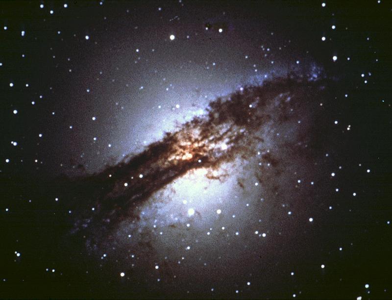 Centauro A (NGC 5128) Lobi di emissione radio X+Ottico+Radio Anche i Quasar possono avere una