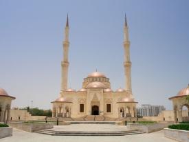 Note: La grande moschea è aperta ai visitatori da Sabato a Giovedì dalle 0800 alle 1100.