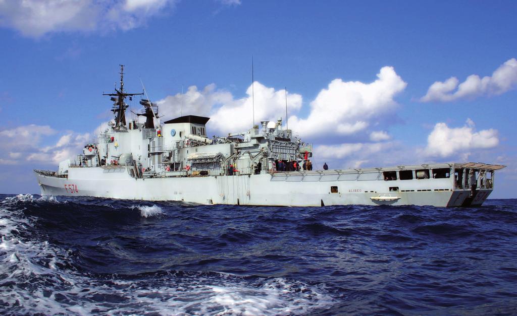 Impegno NATO per l Aliseo li comandante del 2 Gruppo Navale Permanente della NATO (SNMG 2) a bordo di nave Aliseo nell ambito della partecipazione della fregata italiana all operazione Active
