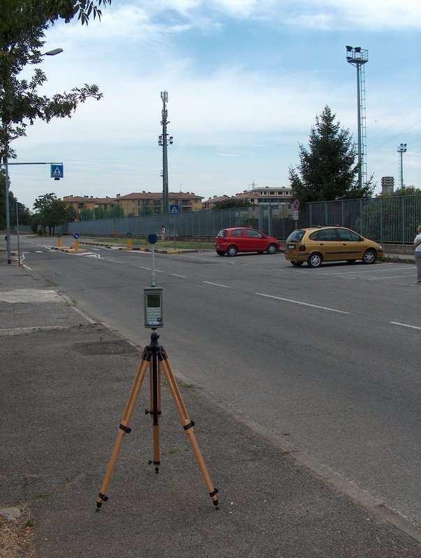 10 V/m Via Videmari. Cernusco S/N M 16 3.6.16 Punto di monitoraggio M 16 - Via Goldoni.