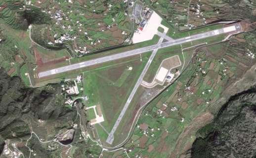 Figura 77 - Aeroporto di Pantelleria 2016 Google Maps Il terminal passeggeri è si sviluppa su due livelli, di cui solo il piano terra è dedicato ai passeggeri.