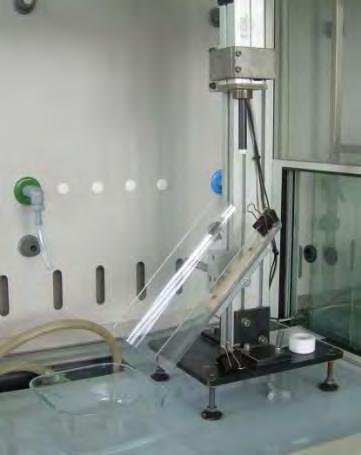 EN 13034 tipo 6 Resistenza alla penetrazione dei liquidi - metodo EN ISO 6530 Si applica in 10 s un volume misurato di liquido (10 ml) sotto forma di un sottile getto