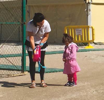 Iride e Antonella, maestre della Scuola di Acquasanta Terme, comune colpito dal terremoto in Centro Italia dove CCS ha finanziato il servizio di mensa scolastica per l anno