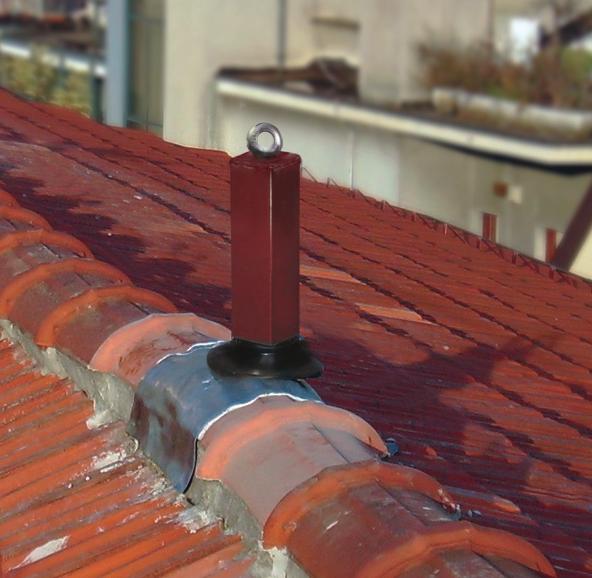 - ELIMINAZIONE DEL RISCHIO DI CONDENSA* - RIDUZIONE DEL 60% DEL PONTE TERMICO* - RIVESTIMENTO TOTALMENTE IMPERMEABILE IN ACCIAIO INOX AISI 304 *Valori calcolati da