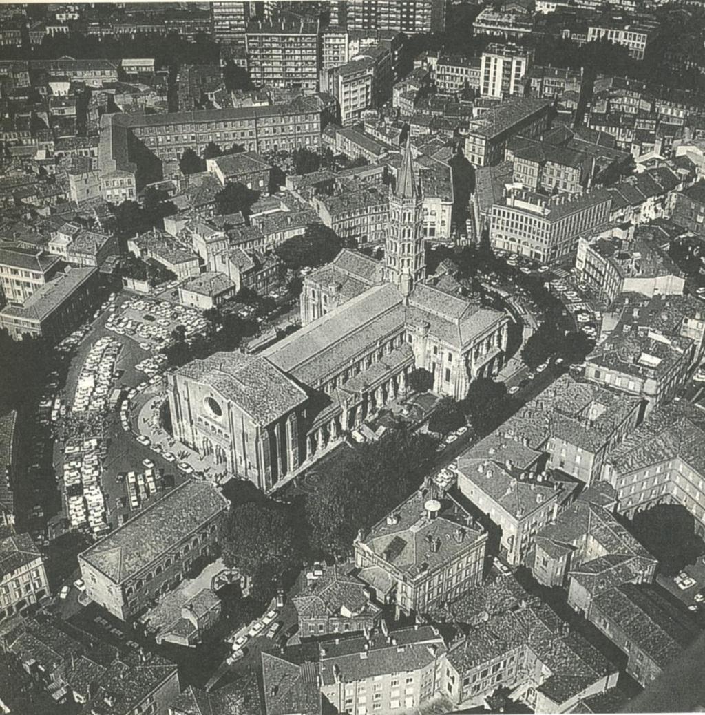 1847_Basilica di Saint-Sernin a Tolosa L intervento di restauro Obiettivo: NO: riprodurre in fac-simile tutto ciò che si trova in un monumento, o sostituire semplicemente le forme posteriori a quelle