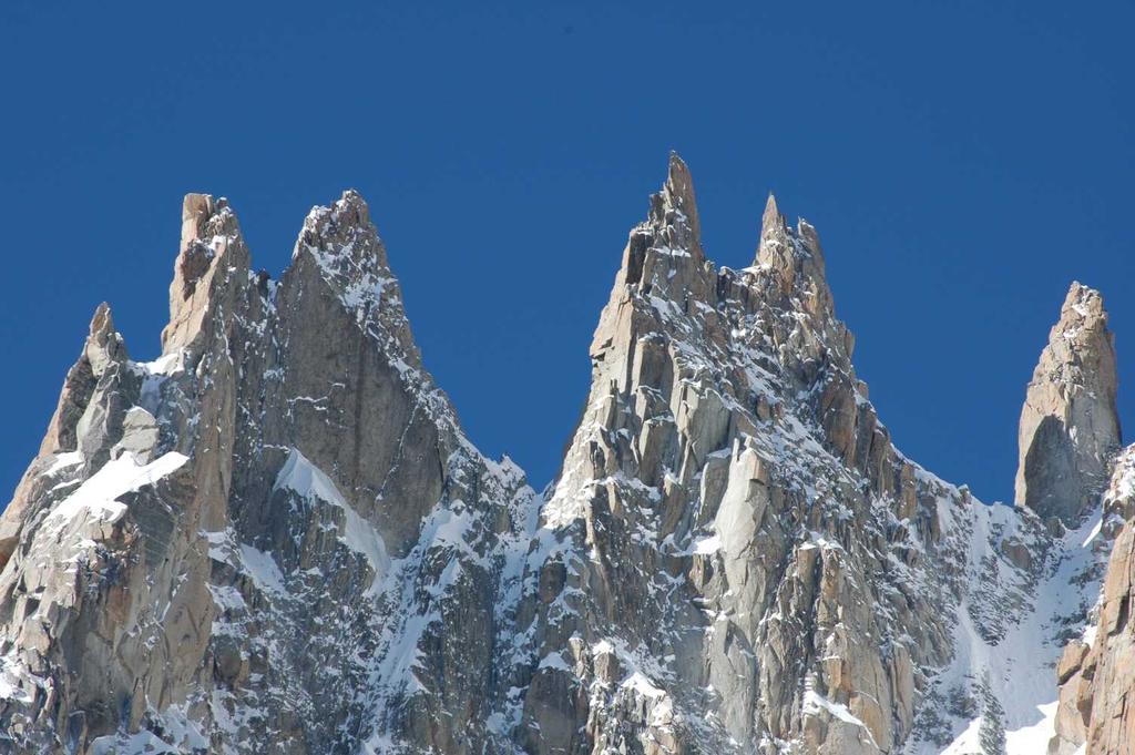 SCUOLA PERMANENTE di ALPINISMO E ARRAMPICATA LIBERA COSIMO ZAPPELLI 13 CORSO di ALPINISMO SU ROCCIA (AR1)