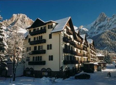 Hotel Majestic Dolomiti 3* San Martino di Castrozza Trentino Alto Adige Dal Al Notti 23/12/2017 26/12/2017 3 201 187 222 206-10% 26/12/2017 30/12/2017 4 368 342 404 376-10% 30/12/2017 02/01/2018 3