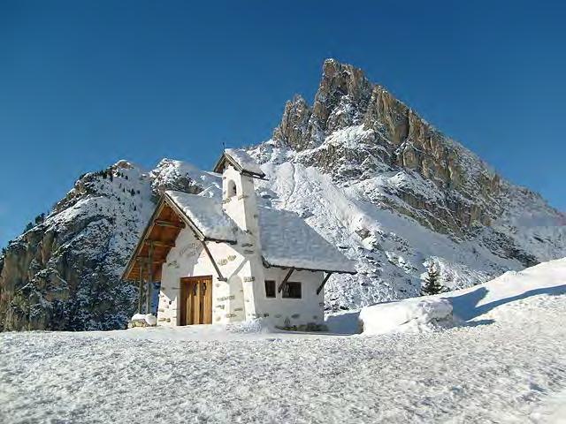 CAPODANNO SULLA NEVE IN VENETO Capodanno in Val di Zoldo 6 HB + 1 BB in hotel 3* a Val di Zoldo (BL) in fraz.