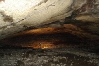 Grotta Petralia - Difficoltà: facile - Ragazzi età superiore a 10 I caschi per la