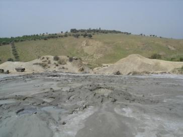 nei pressi del Simeto e le Salinelle di San Biagio in territorio di Belpasso.