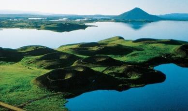 La successiva tappa sarà Dimmuborrgir, per osservare delle torri di lava immerse tra le betulle.