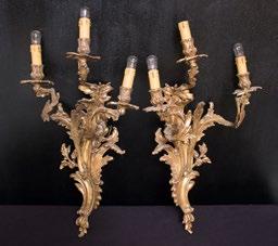 727. COPPIA APPLIQUES 3 LUCI stile Luigi XV in bronzo cm 63 x 34 50,00 729.