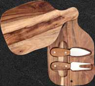 tagliere in legno di acacia richiudibile e 2 coltelli.