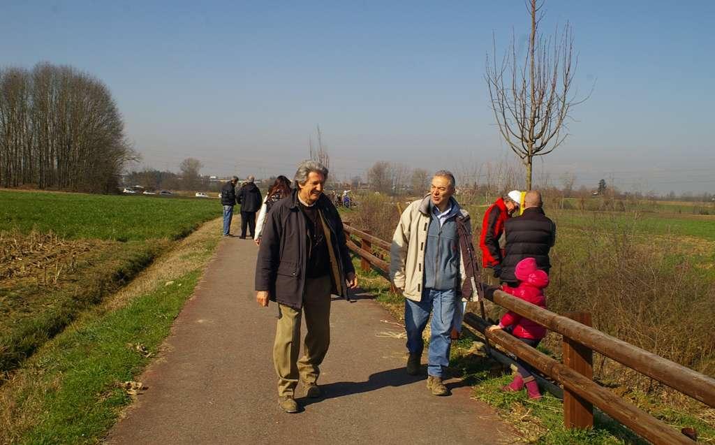 Aiuto al piantamento degli alberi anche da parte degli agronomi e forestali di Asti: Dott. Agr.