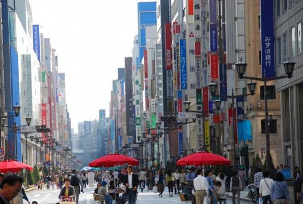 2 20 maggio: TRIESTE - TOKYO Di primo mattino incontro davanti ai nostri uffici di Via Imbriani 11 e trasferimento in autopullman all aeroporto di Trieste Ronchi dei Legionari, disbrigo delle