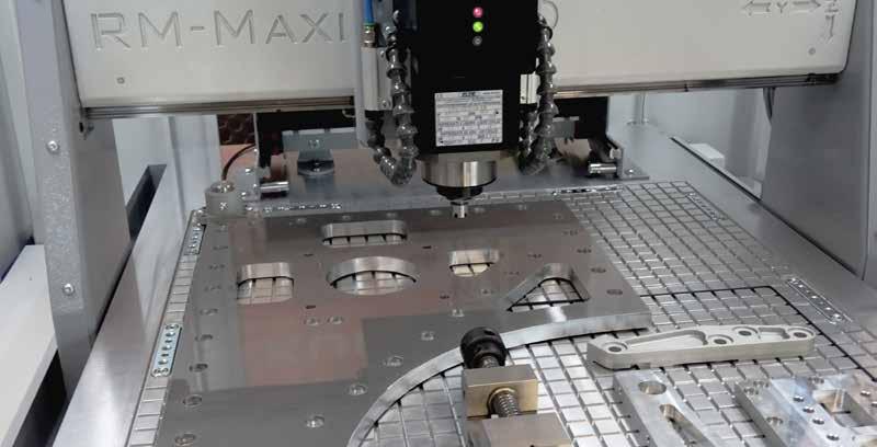 modesti. RM-MaxiMill3D è una macchina altamente versatile e dalle ottime performance in termini di velocità e precisione.