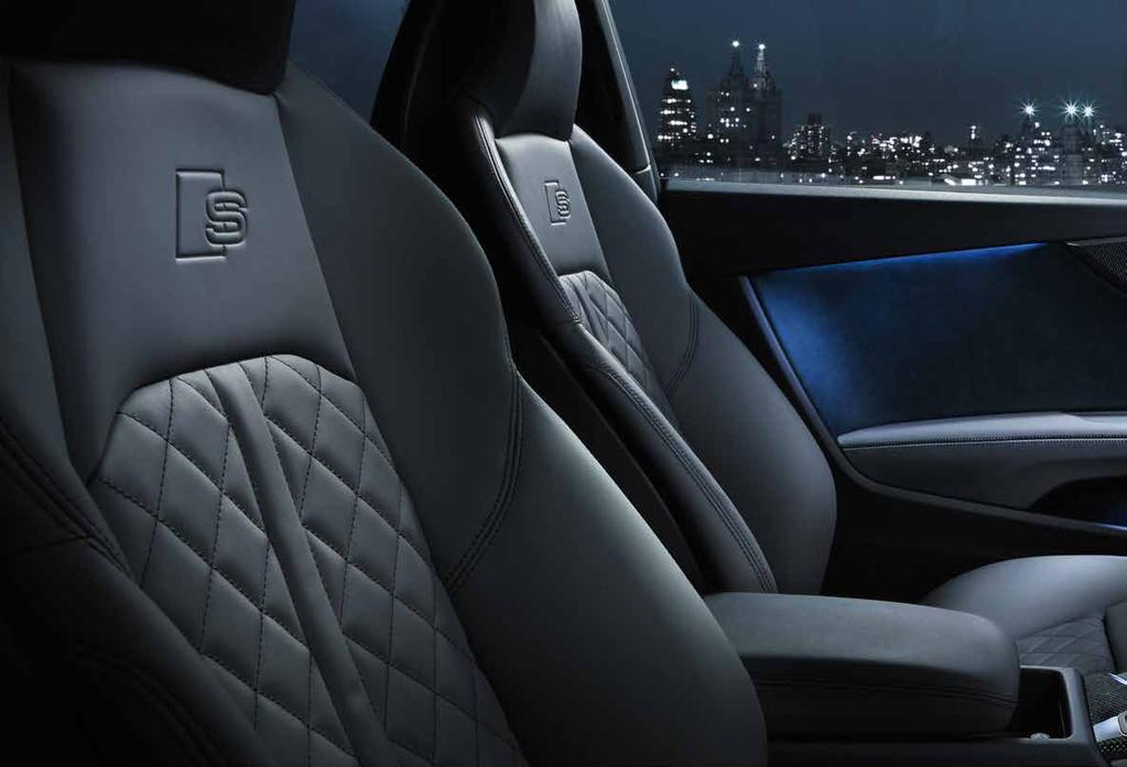 18 Audi S5 Coupé Entusiasmo alla velocità della luce: gli interni sportivi.