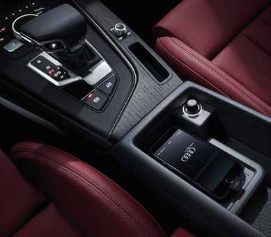 Audi design selection con elementi degli interni in ecopelle: appoggiabraccia nel colore del sedile (nero, grigio roccia, beige Atlas, marrone cedro, rosso Arras; con rivestimenti in Alcantara/pelle