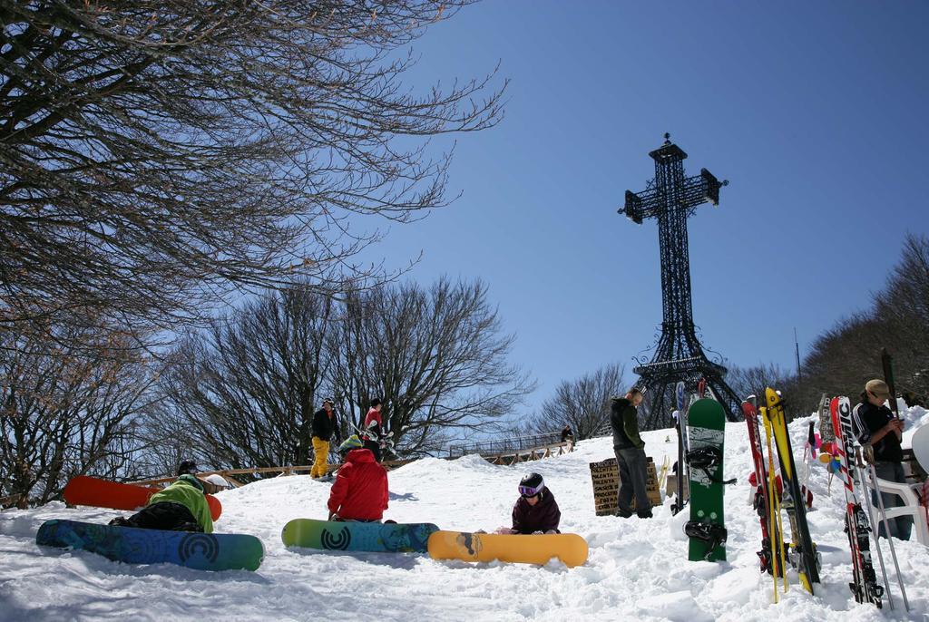 Tariffe Skipass Amiata 2017-2018 SKIPASS PLURIGIORNALIERI PER TUTTA LA STAGIONE INVERNALE (Dal 08/01/2018 in poi) Intero Ridotto Stagionali Skipass Amiata 2017-2018 CORSE SINGOLE Sciovia Jolly.