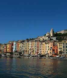 È prevista una sosta di 1 ora a Monterosso prima di costeggiare gli altri paesini delle Cinque Terre, navigando lungo l aspra e