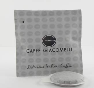 Premium La più pregiata tra le miscele Caffè Giacomelli, una perfetta sintesi di dolcezza e amabilità in un caffè dal gusto raffinato, delicato e leggero.