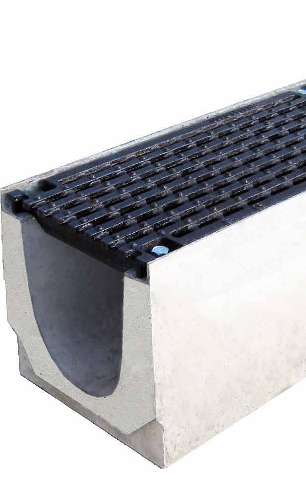 SMART A 15 B 125 C 250 Canali in calcestruzzo gettato con profilo integrato in acciaio zincato a protezione del bordo del canale e per alloggiare le griglie, con griglie in acciaio zincato e in ghisa