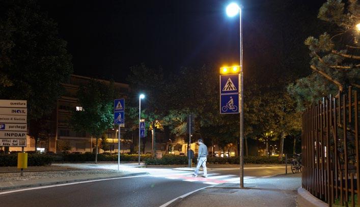 STRATOS N LUX 300 250 200 150 100 50 25 15 10 STRATOS P / AKRON APL - ATTRAVERSAMENTO PEDONALE LUMINOSO PEDESTRIAN CROSSING LIGHTING SYSTEM DETAS SpA D-Power division - Via Treponti, 29-25086 Rezzato