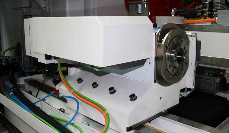 La macchina può essere pertanto configurata per la rettifica non cilindrica di pezzi particolarmente pesanti o per la massima