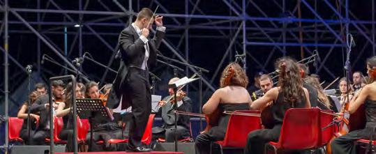 CHI SIAMO L Orchestra Sinfonica di Salerno Claudio Abbado è la più giovane realtà salernitana, nata nel gennaio del 2016 dalla determinazione di Giovanni Di Lisa, con l intento di sviluppare il