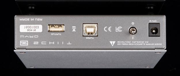 Risposta in frequenza: 20Hz-20Khz, -0.1db; Max uscita: 10V RMS/10K ohm; THD: < 0,002%. Alimentatore esterno in dotazione. Dimensioni: 12.7x8.9x3.2 cm.