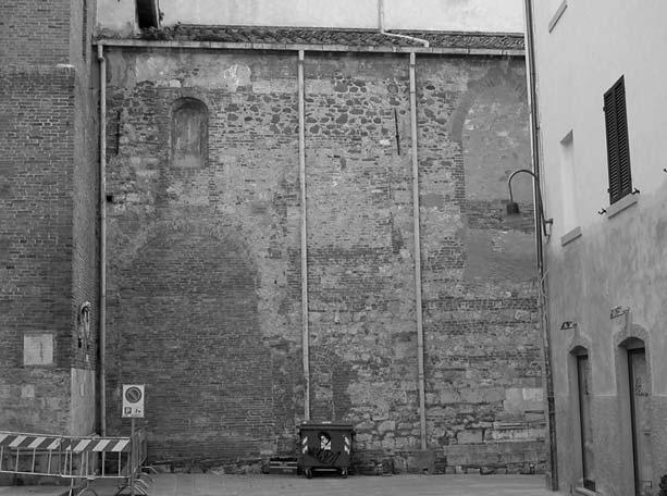 La base del campanile sembra possa ascriversi al XV secolo.