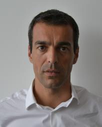 Dal 2007 è docente presso l Università di Bolzano sul tema "Riqualificazione energetica degli edifici esistenti".
