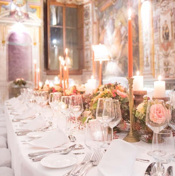 PALAZZO CAPPONI CLASSIC STYLE Un palazzo Cinquecentesco totalmente affrescato può diventare la location da sogno per festeggiamenti davvero esclusivi, nel cuore del centro storico fiorentino.