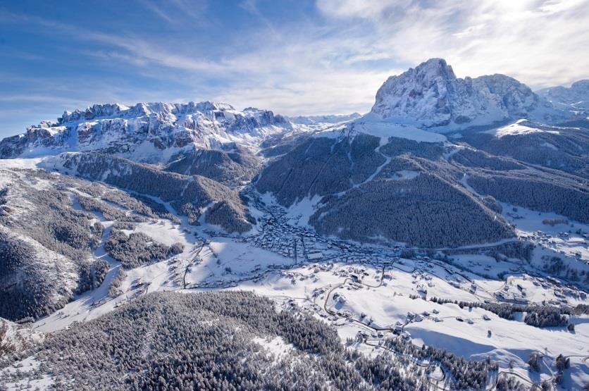 passeggiate come La Ferata, punto ideale di partenza per camminate e tour in mountain bike. Selva di Val Gardena è situata a 1.543m e l Alpenroyal più precisamente a 1.500m.